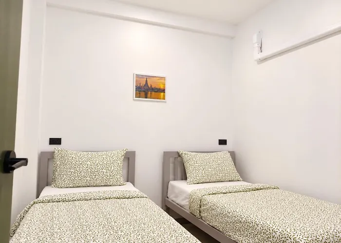 Hello 15 Hostel *