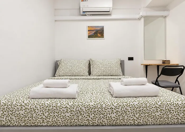 Hostel Hello 15 *