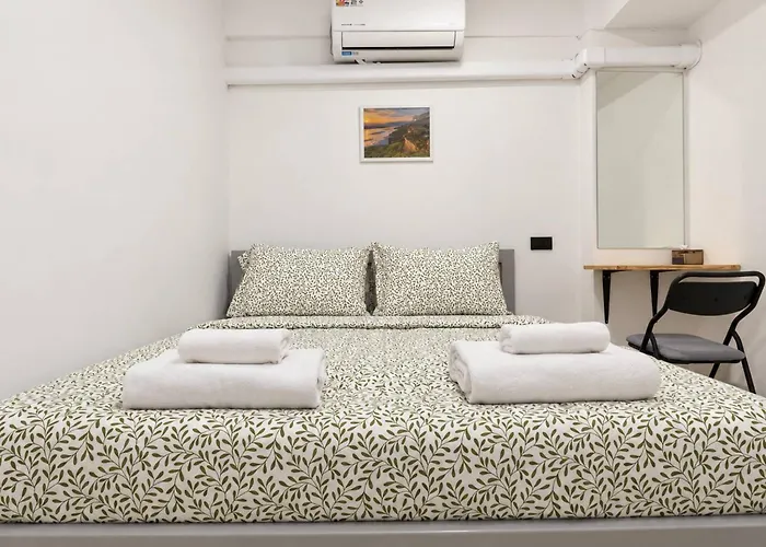 Hostel Hello 15 *